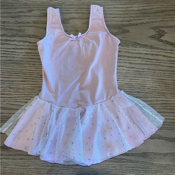 danz in motion Other - Girls Dance Leotard with Sparkling Tutu, Size 4-6 Years.